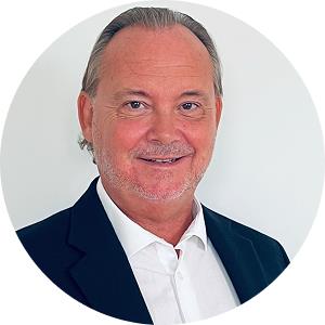 sections.our_team_investors.invest2_name